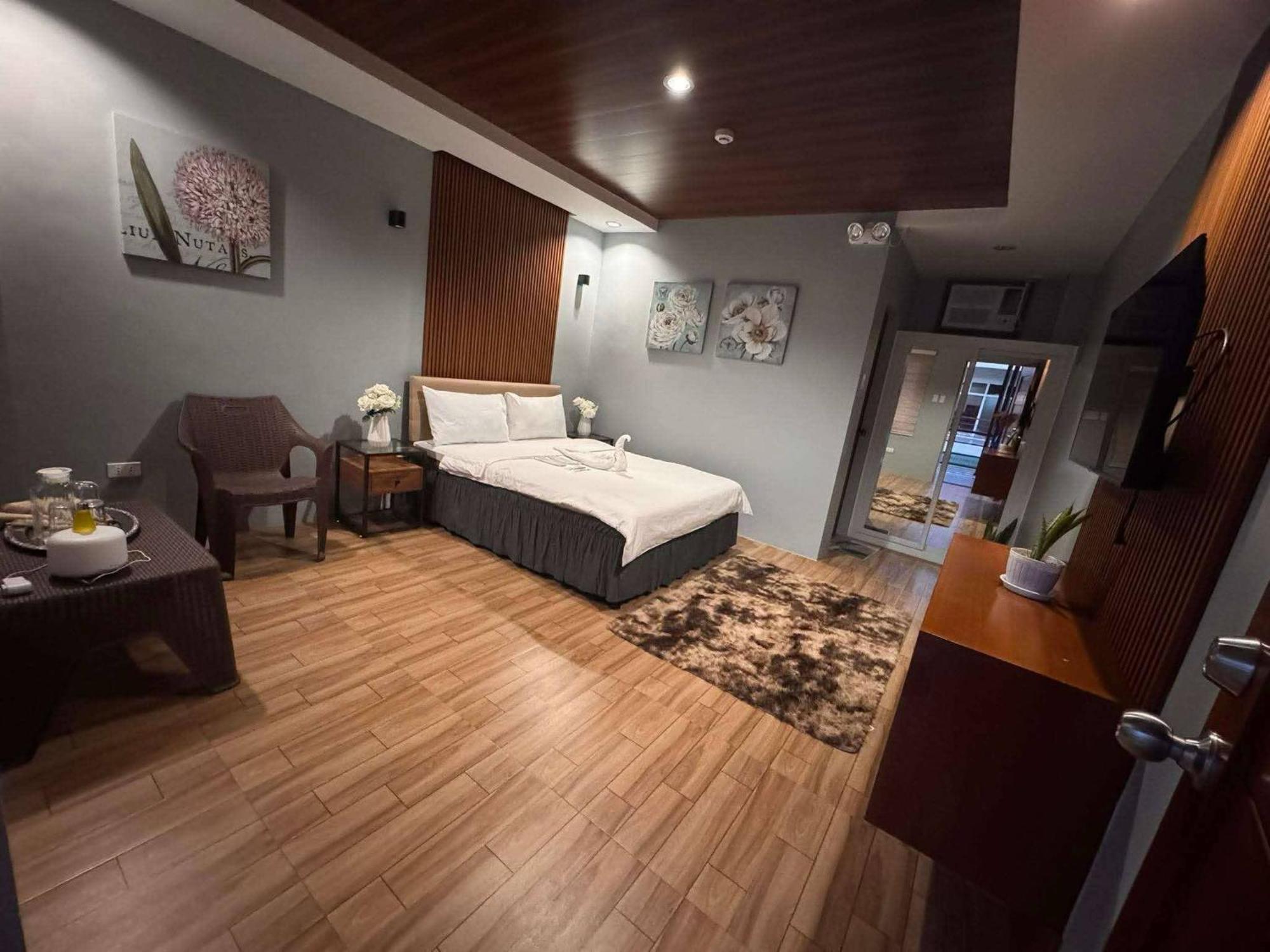 Casa Alberto Of Calapan Town Center Экстерьер фото